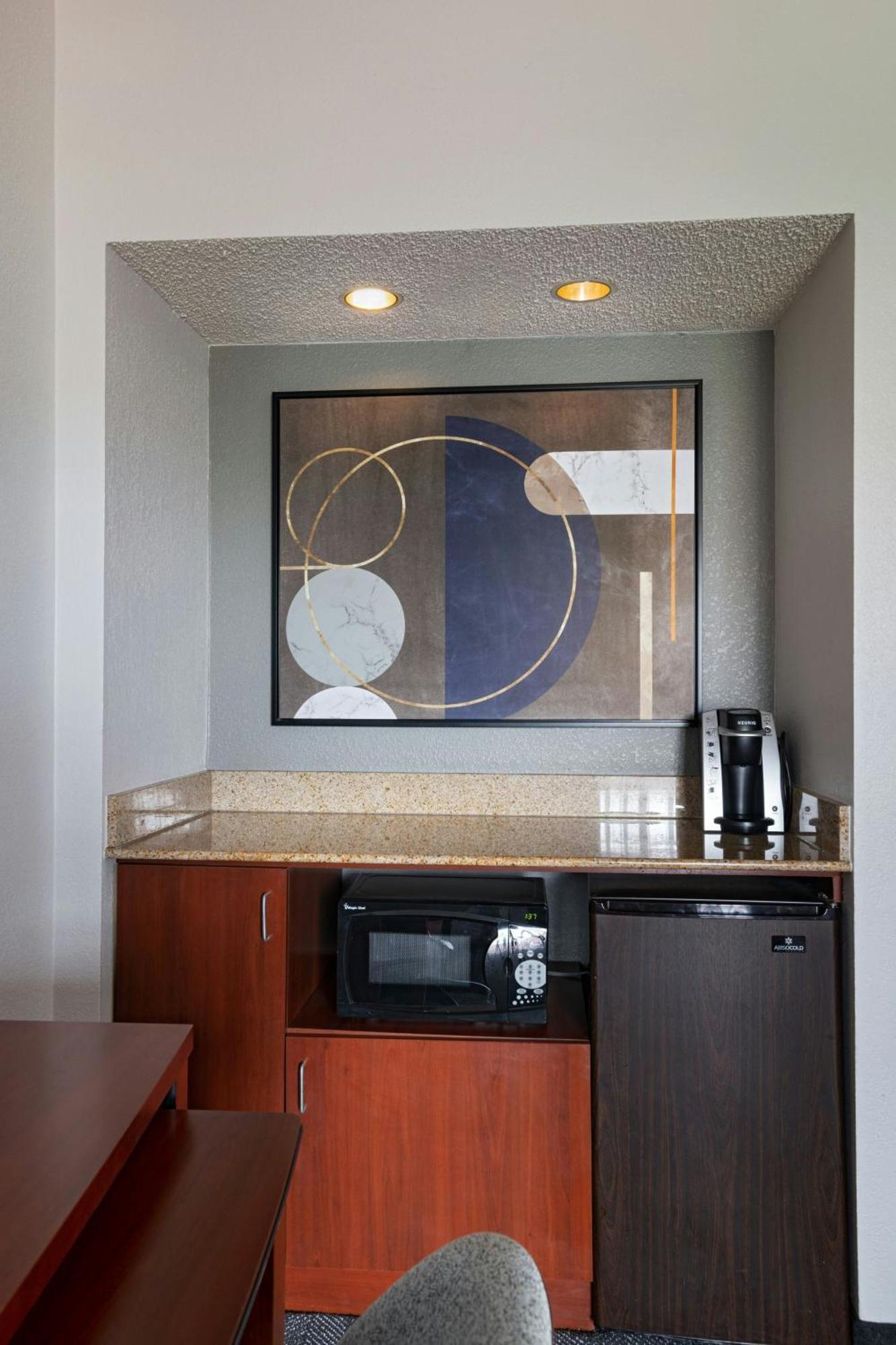 Отель Courtyard By Marriott San Antonio Airport Экстерьер фото